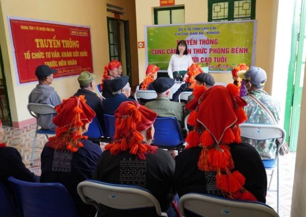 Hỗ trợ xây dựng mô hình nâng cao chất lượng dân số tại thôn, bản thế nào?